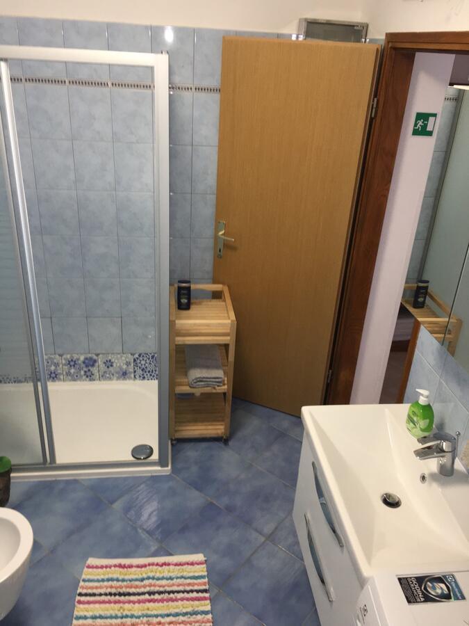 Villa Ulika - 3 Apt For 4 Persons Pula Extérieur photo