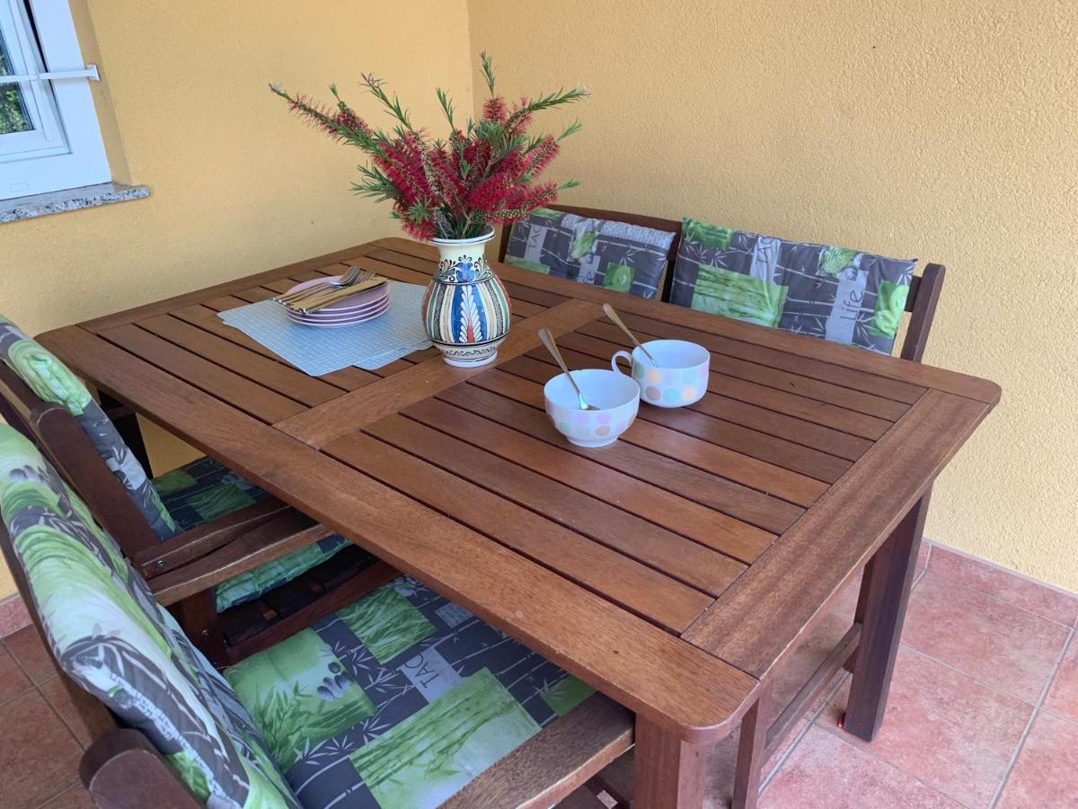 Villa Ulika - 3 Apt For 4 Persons Pula Extérieur photo