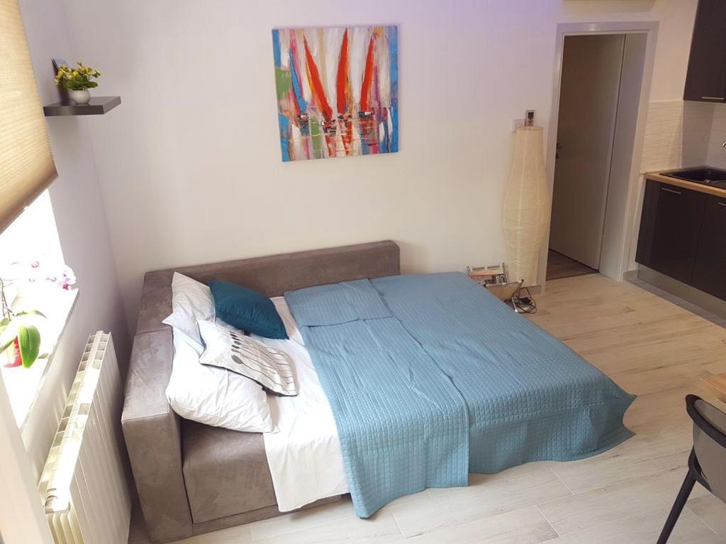 Villa Ulika - 3 Apt For 4 Persons Pula Extérieur photo